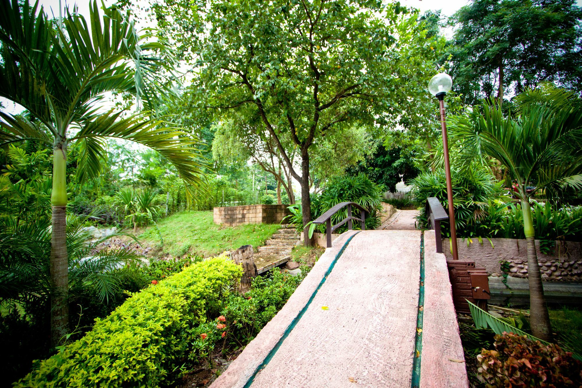 Touch Star Resort - Doi Inthanon Чом Тхонг Экстерьер фото