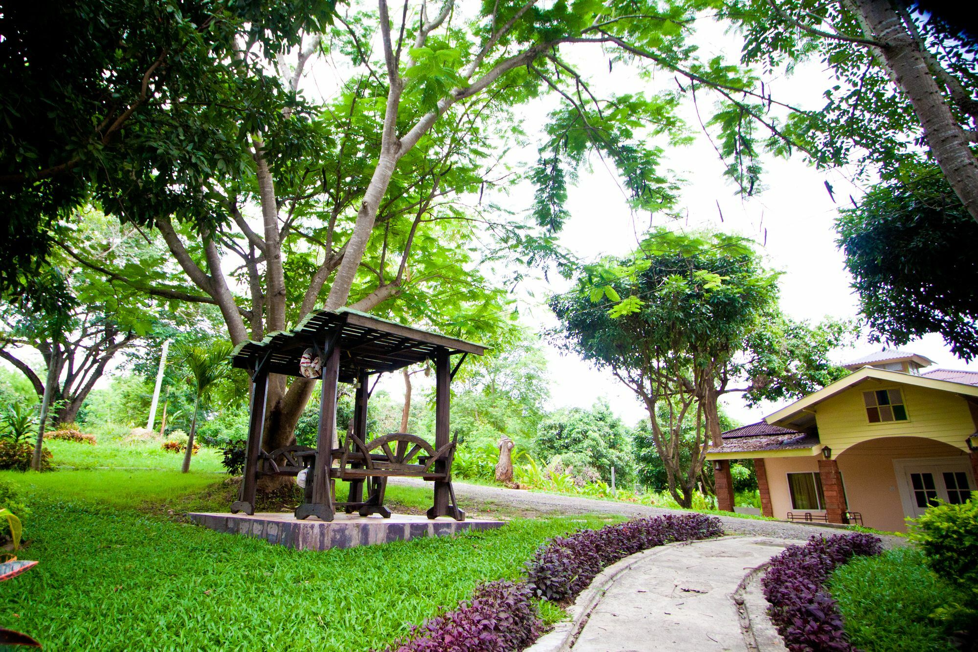Touch Star Resort - Doi Inthanon Чом Тхонг Экстерьер фото