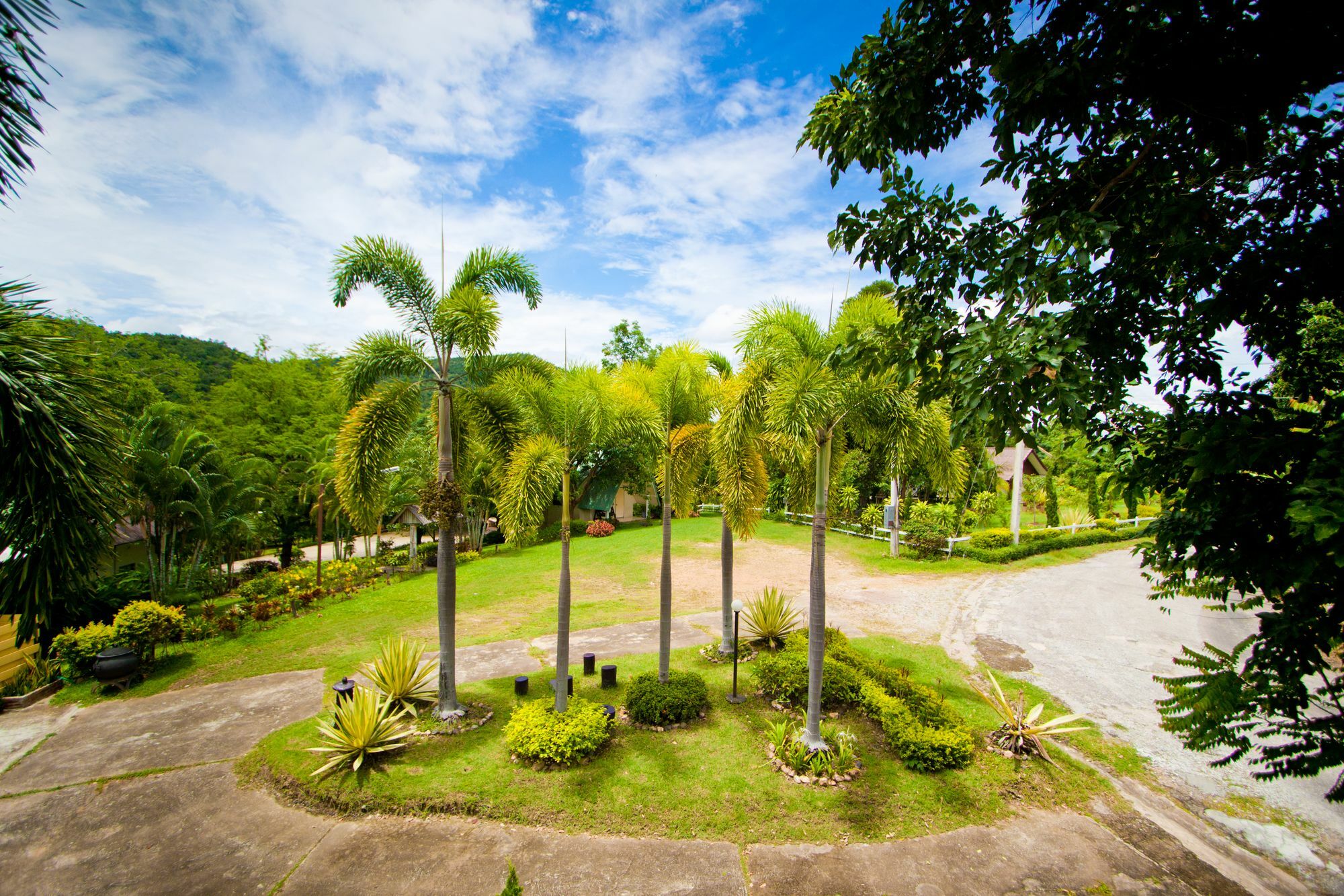 Touch Star Resort - Doi Inthanon Чом Тхонг Экстерьер фото